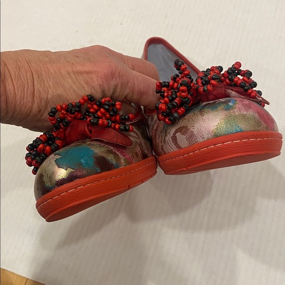 SOCOFY Multi Red/Gold Metallic Heels wth Floral Bead appliqué Rubber Sole Size 9 - Picture 17 of 17